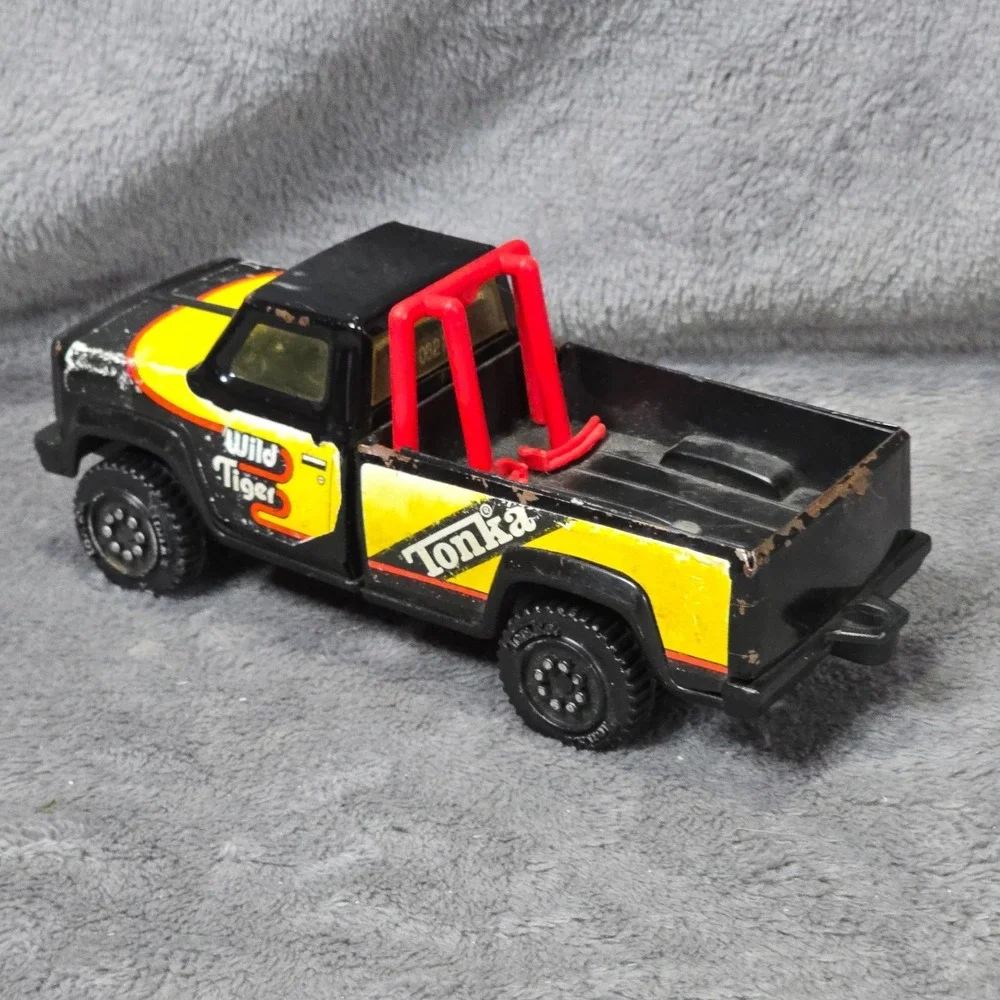 Vintage Tonka Wild Tiger Pickup Truck Diecast Toy Black Yellow Off-Road